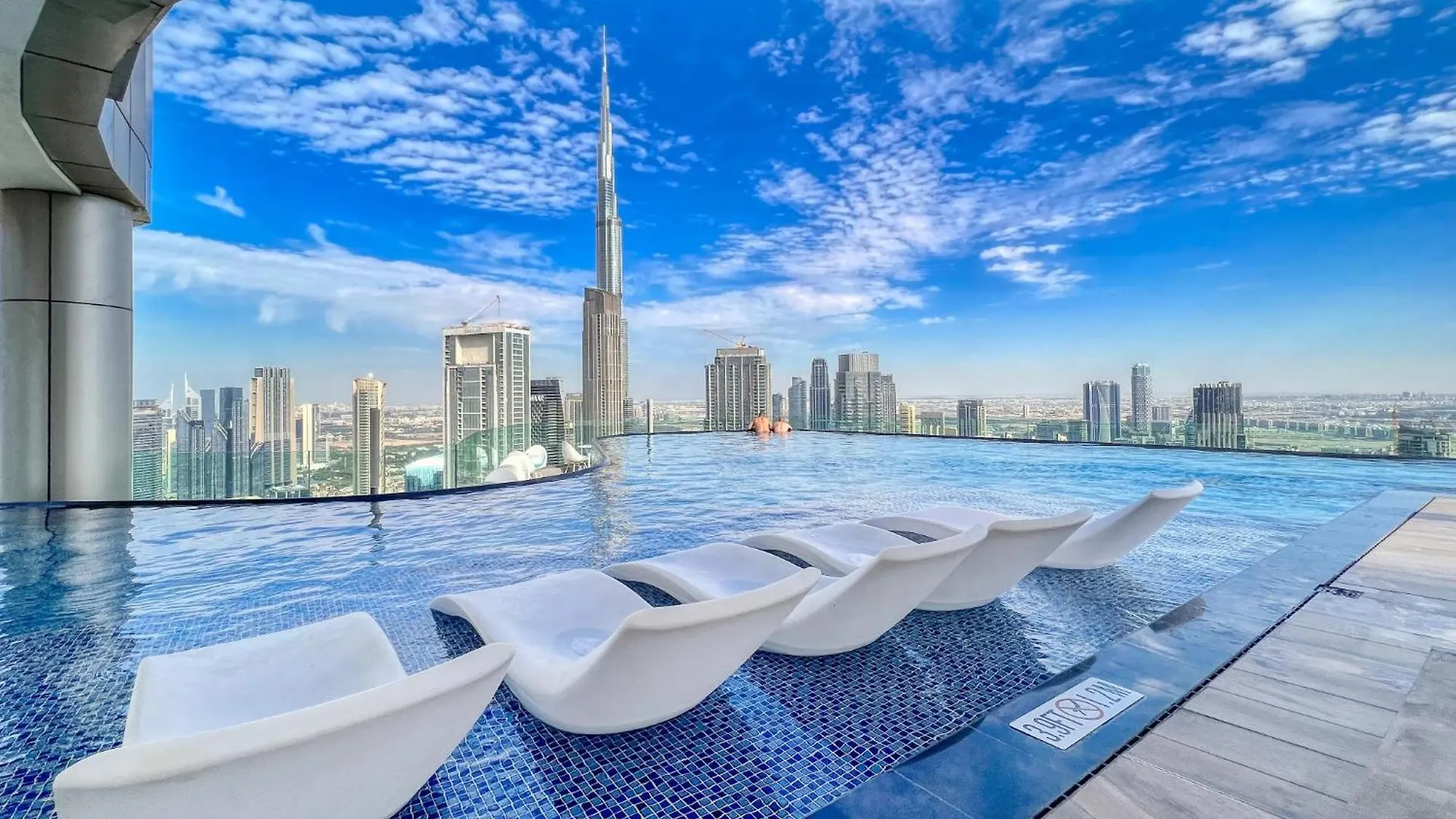 Apartment 3Br In Paramount With Panoramic Infinity Pool Dubai United Arab Emirates