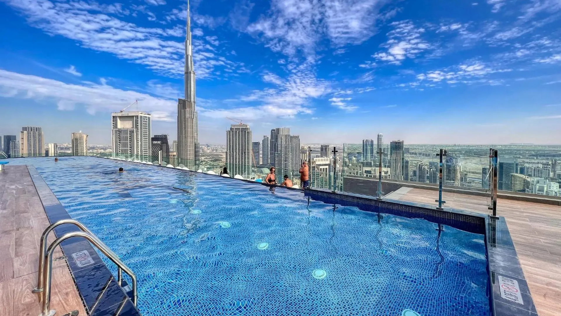 3Br In Paramount With Panoramic Infinity Pool contacts