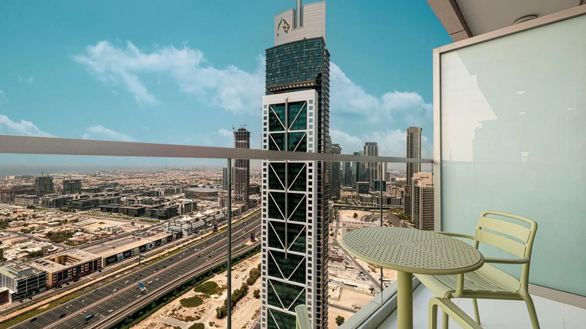 3Br In Paramount With Panoramic Infinity Pool Dubai
