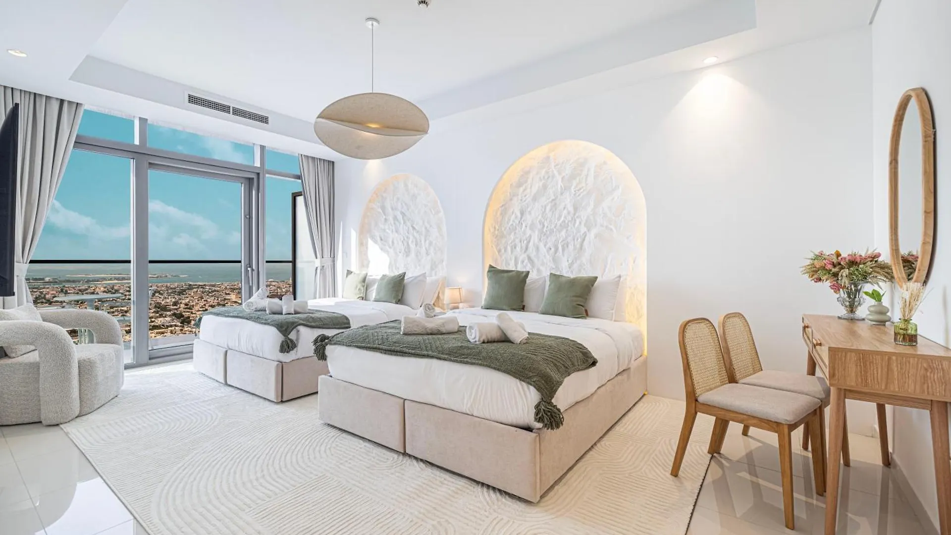 3Br In Paramount With Panoramic Infinity Pool Dubai Apartment