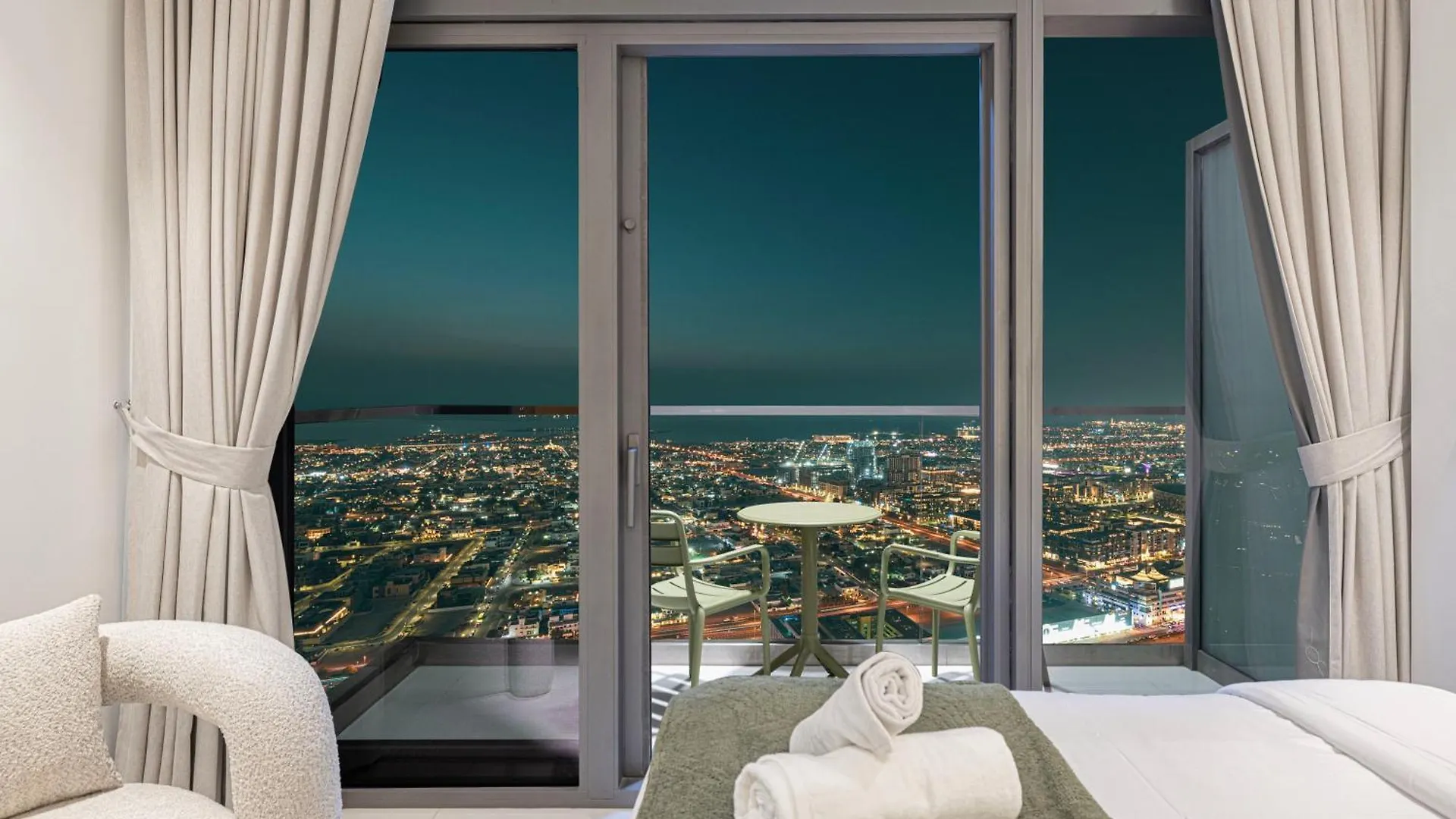 Apartment 3Br In Paramount With Panoramic Infinity Pool Dubai